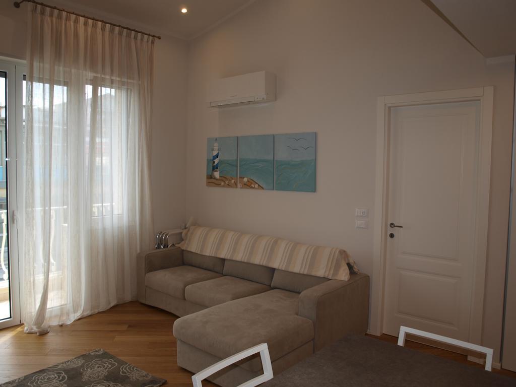 Il Pontile Holidays Apartment 마리아나디피에트라산타 객실 사진